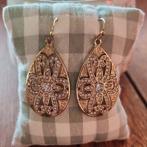 Elegant Gold Teardrop Earrings